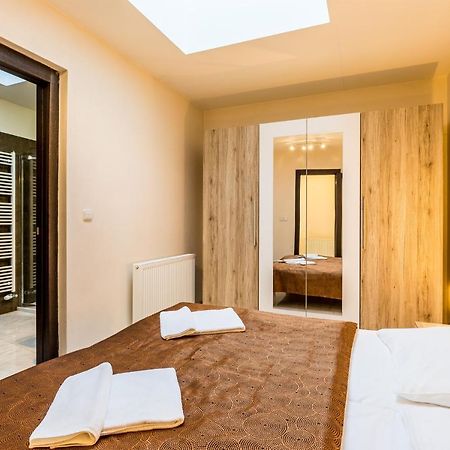 Teplice Apartments U Cisarskych Lazni Luaran gambar