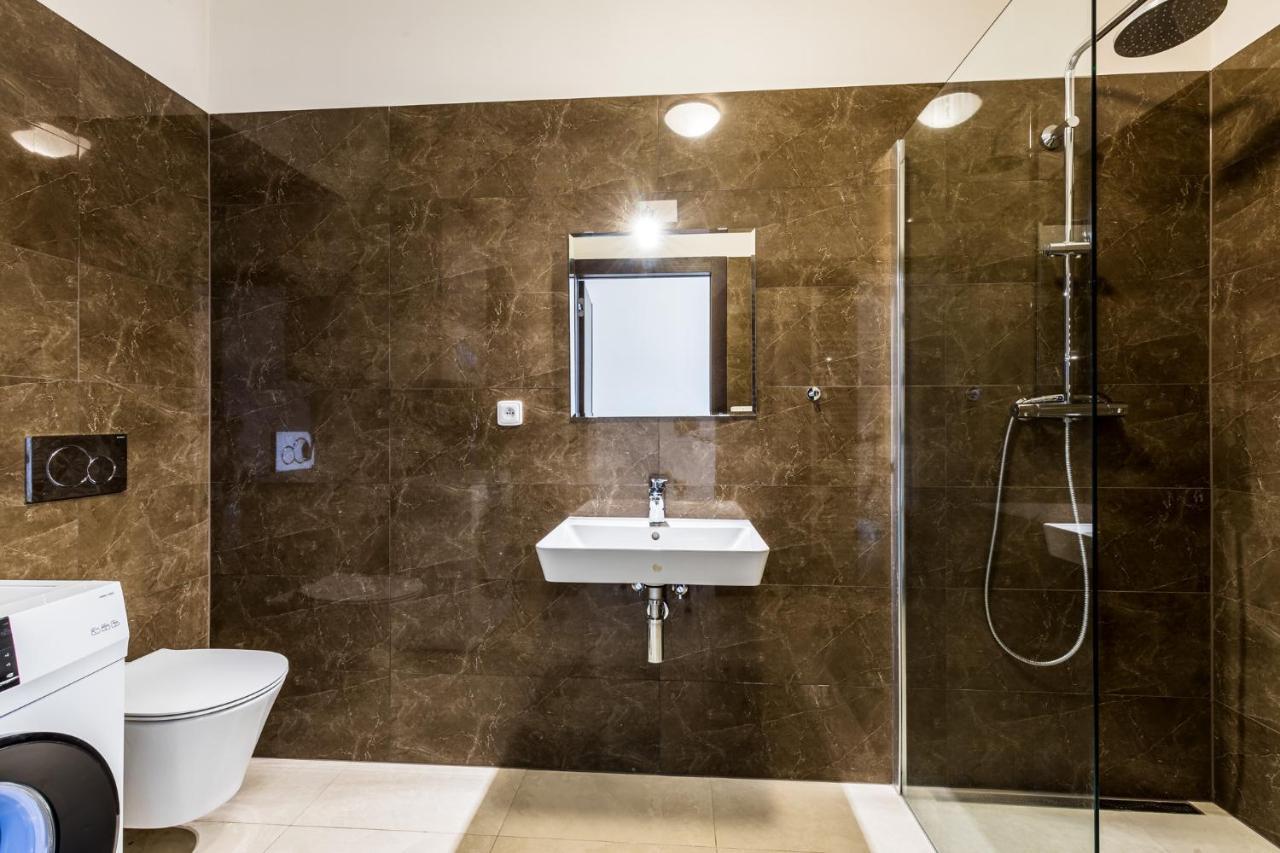 Teplice Apartments U Cisarskych Lazni Luaran gambar