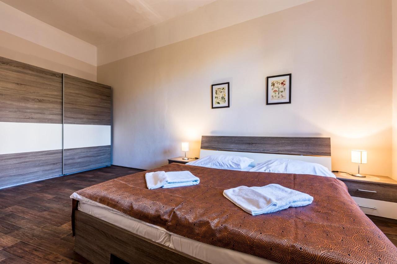 Teplice Apartments U Cisarskych Lazni Luaran gambar